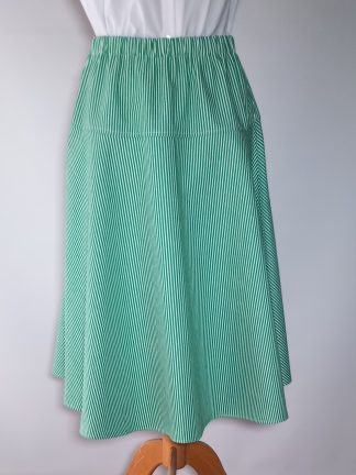 Denim nederdel med grønne mælkestriber